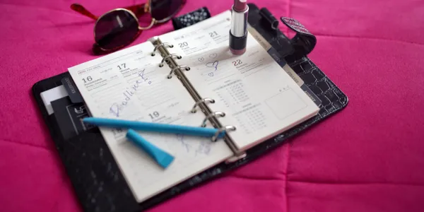 5 Signs Your Work Calendar is Bleeding Into Your Personal Time (And How to Stop It)